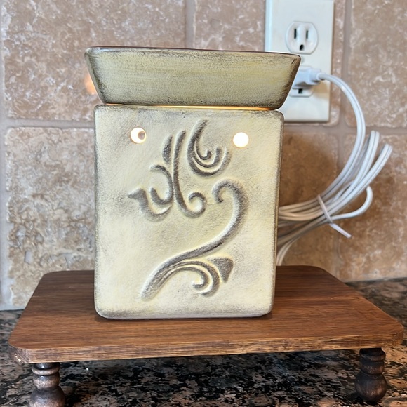 Deluxe Full Size Scentsy Warmer Sandstonee - Picture 2 of 5